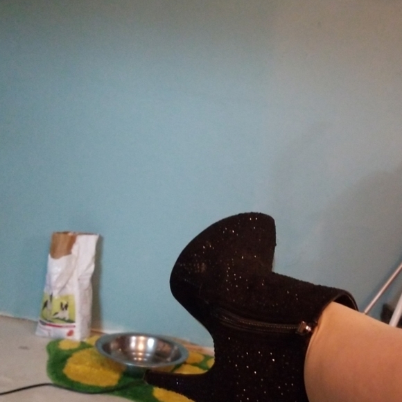 Shoes - Picture 2 of 2